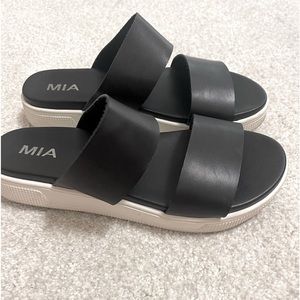 Mia womens shoes size 7 in black